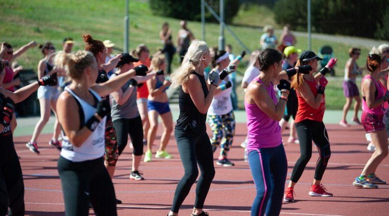 The Benefits of Group Fitness Classes The Role of Professional Guidance in Group Fitness